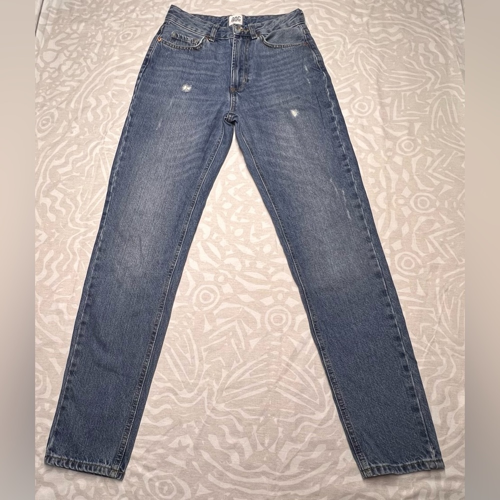 BDG Mom High Rise Jeans Size 25